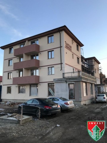 apartament-de-vanzare-3-camere-et1-doua-balcoane-geam-la-baie-0